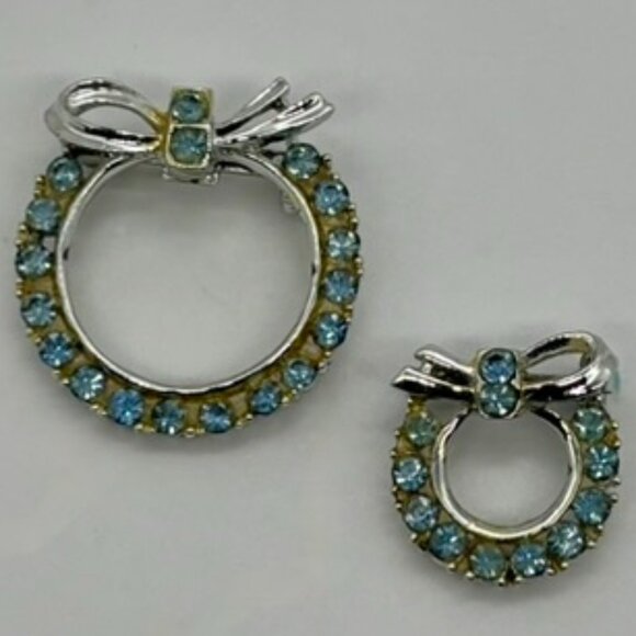 Unmarked Jewelry - Vintage Mother Child Brooch Set Blue SilverTone Metal With Pale Blue Rhinestones